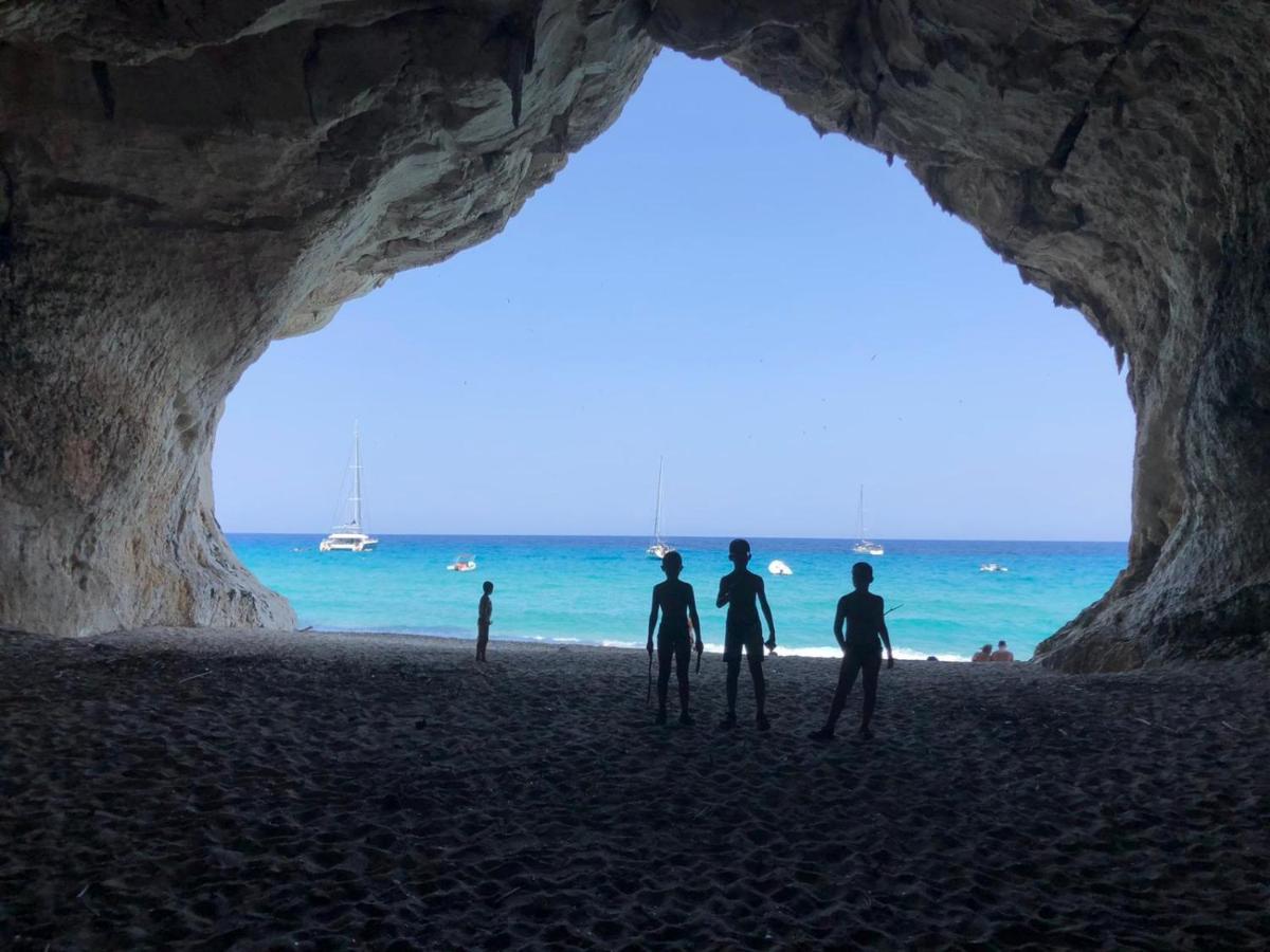 Appartamenti Le Conchiglie E Le Stelle Marine Cala Gonone Exteriör bild