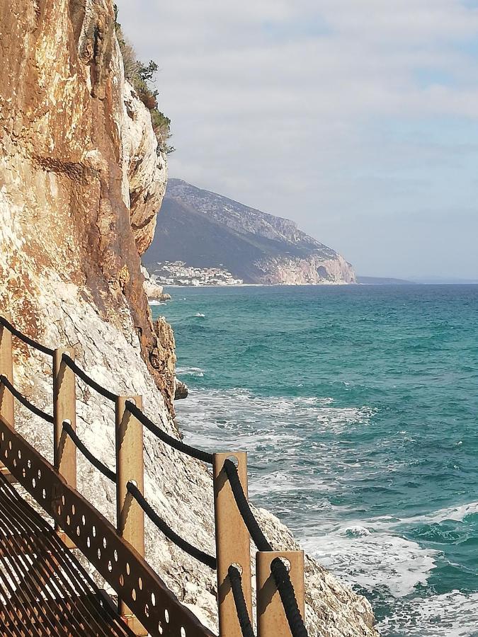 Appartamenti Le Conchiglie E Le Stelle Marine Cala Gonone Exteriör bild