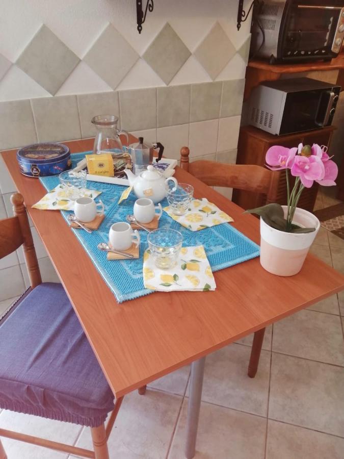 Appartamenti Le Conchiglie E Le Stelle Marine Cala Gonone Exteriör bild